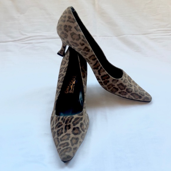 📌Sold📌Ferragamo leopard print heels - Picture 4 of 8
